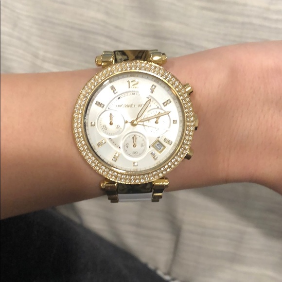Women’s Michael Kors watch - Picture 2 of 6